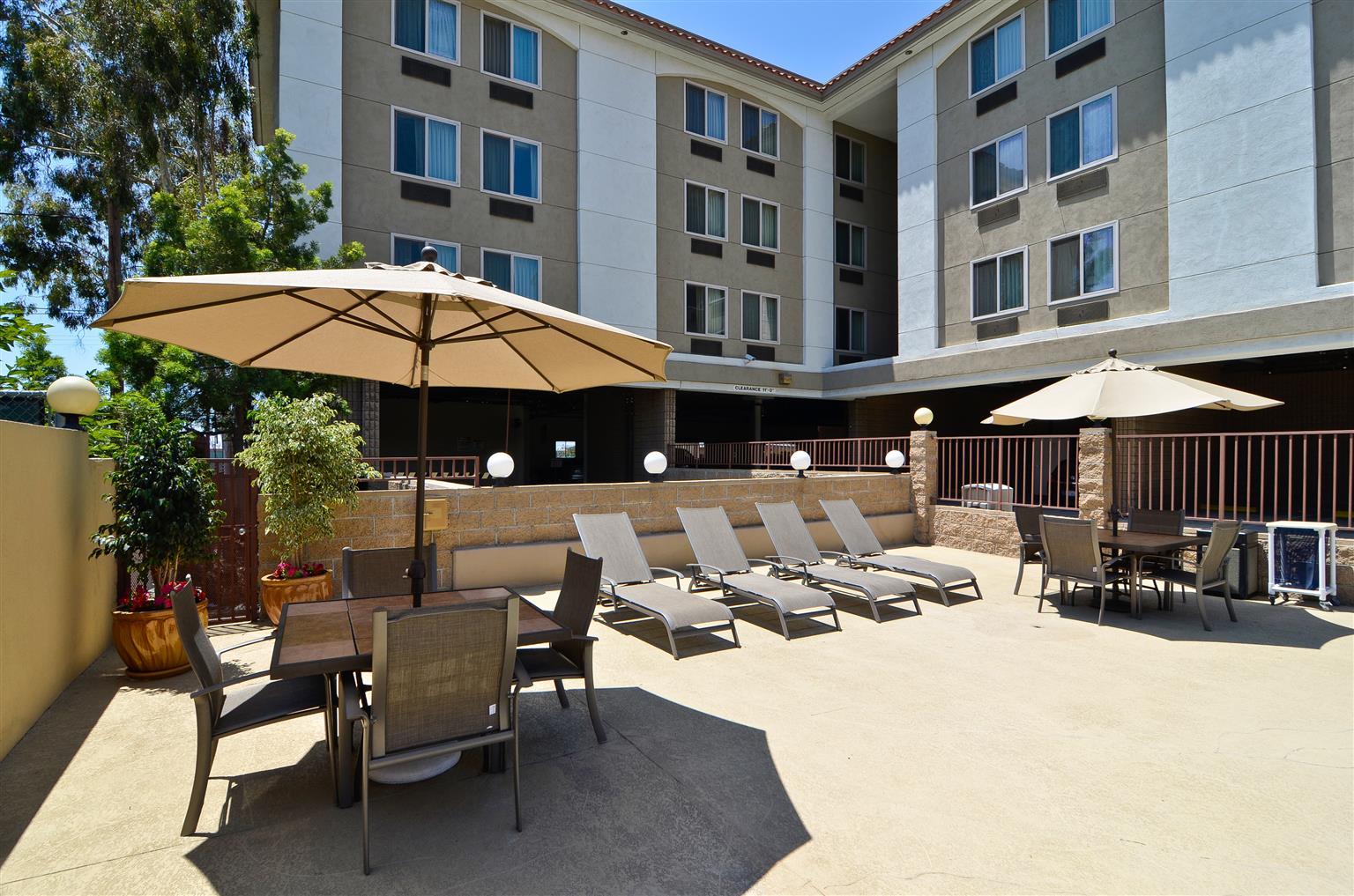 Best Western Of Long Beach Exterior photo
