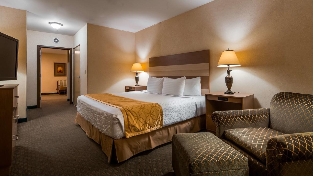 Best Western Of Long Beach Exterior photo