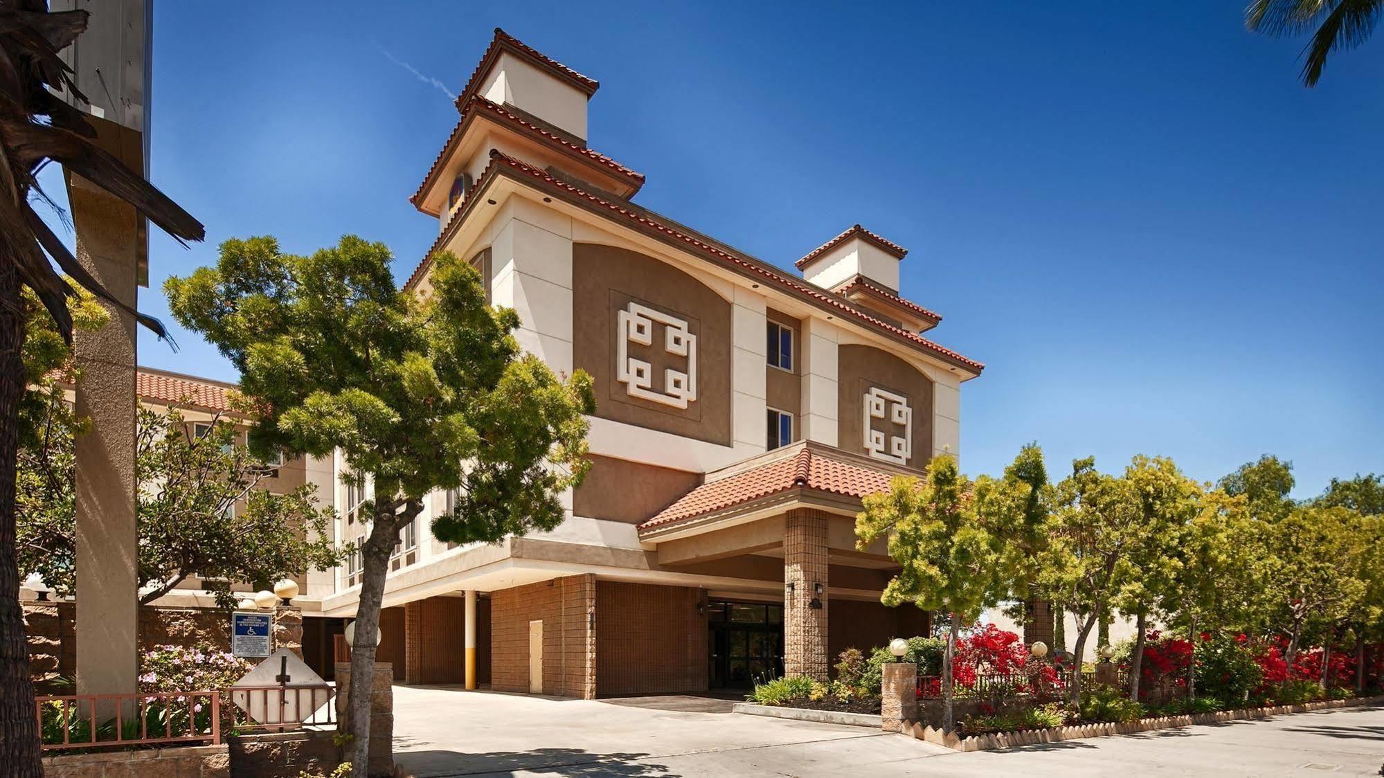 Best Western Of Long Beach Exterior photo