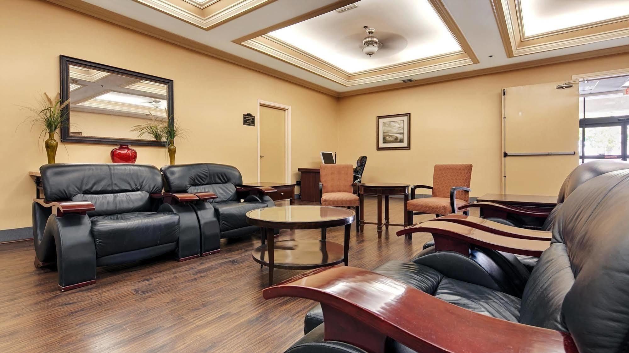 Best Western Of Long Beach Exterior photo