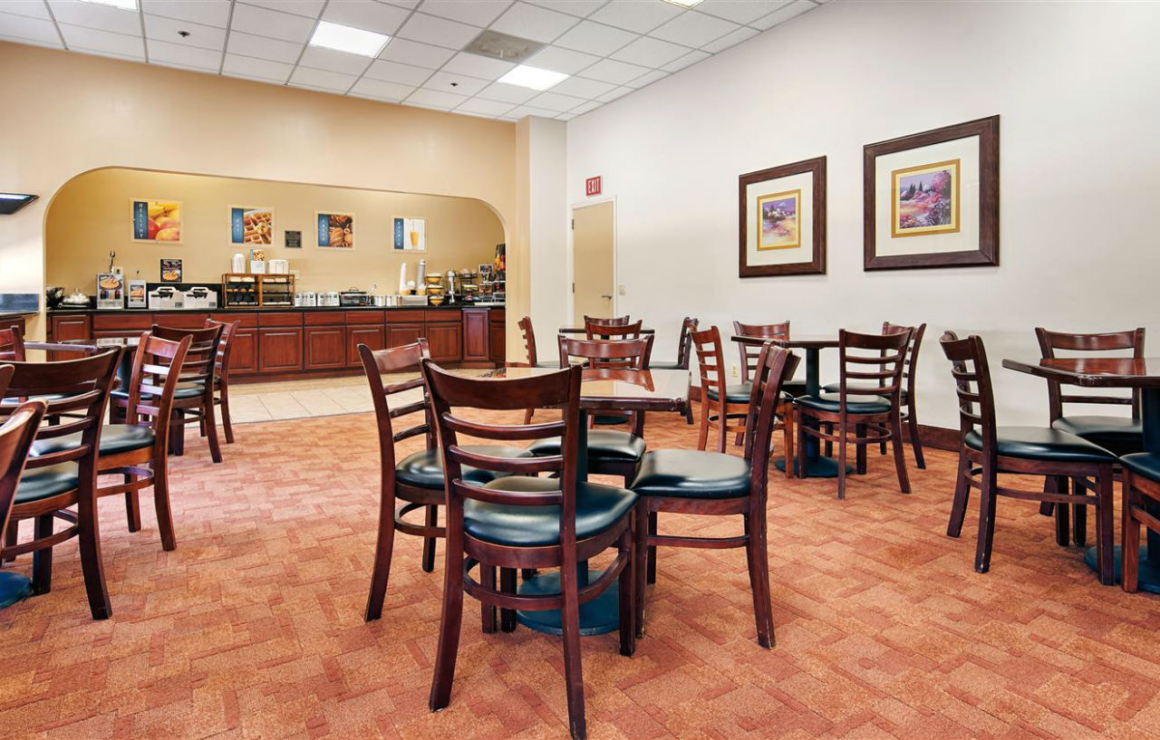 Best Western Of Long Beach Exterior photo