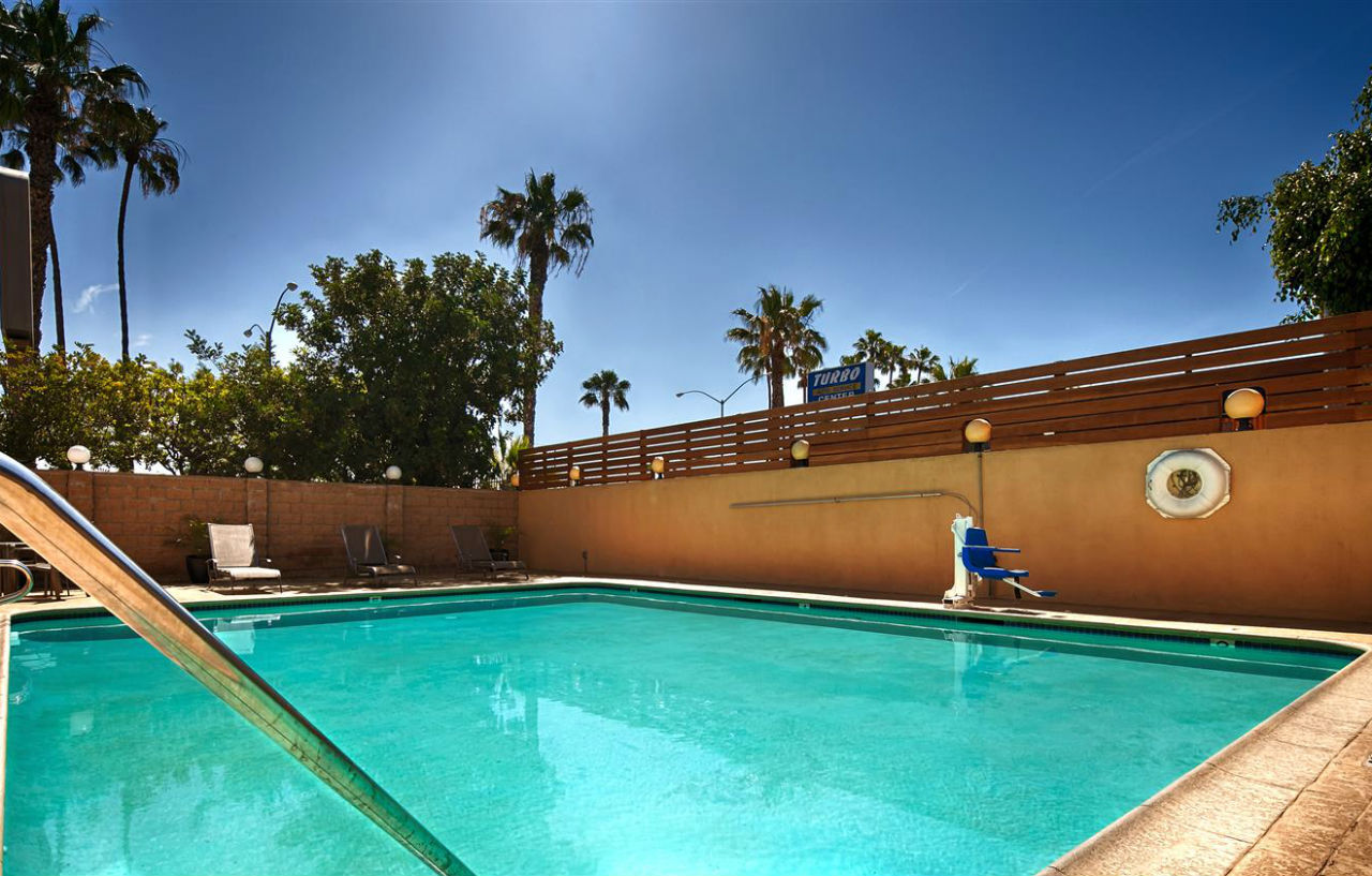Best Western Of Long Beach Exterior photo